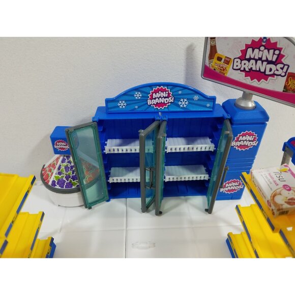 Zuru 5 Surprise Mini Mart Playset With Mini Brands Accessories Incomplete - Picture 4 of 16